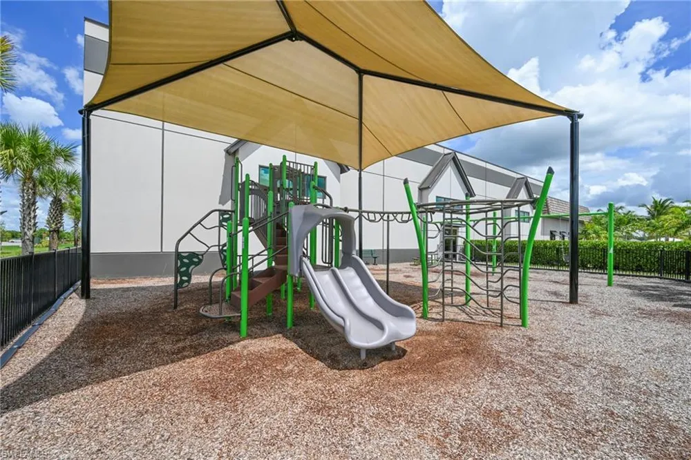 19568 Hinkley Drive Estero, FL 33928