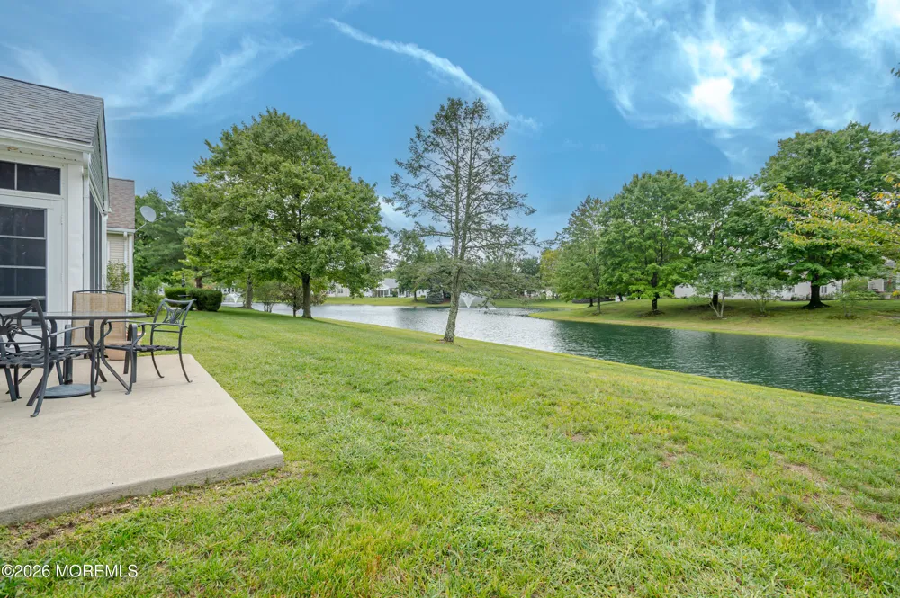 37 Pembrooke Way Smithville, NJ 08205