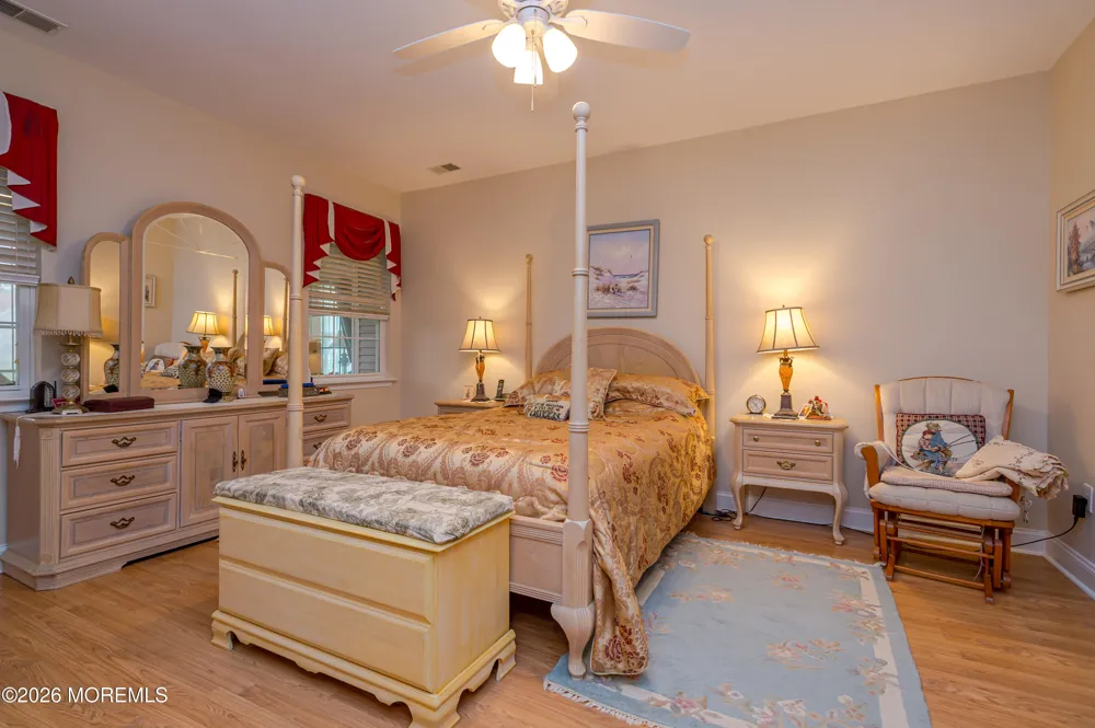 37 Pembrooke Way Smithville, NJ 08205