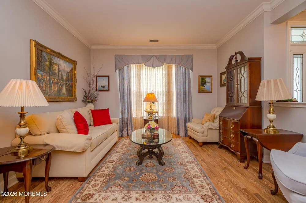 37 Pembrooke Way Smithville, NJ 08205