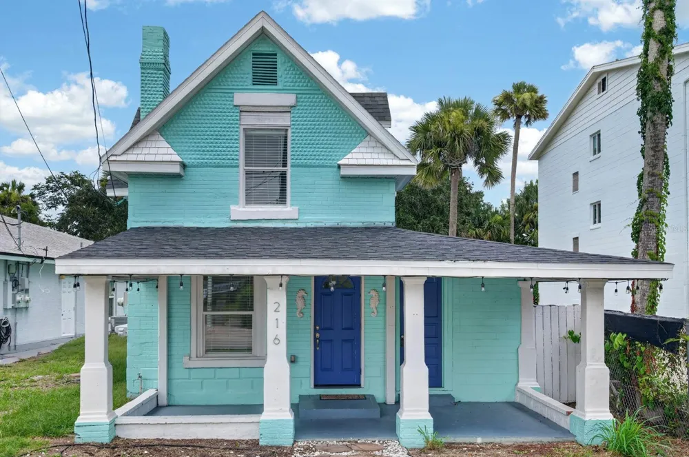 216 HALIFAX AVENUE Daytona Beach, FL 32118