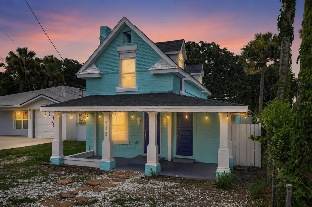 216 HALIFAX AVENUE Daytona Beach, FL 32118