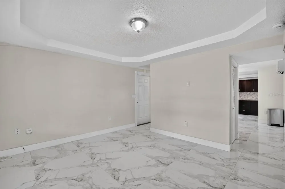 216 HALIFAX AVENUE Daytona Beach, FL 32118