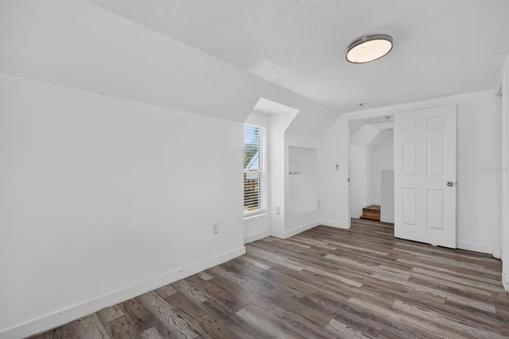 216 HALIFAX AVENUE Daytona Beach, FL 32118