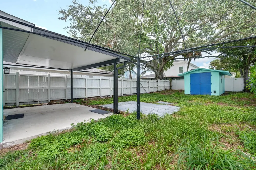 216 HALIFAX AVENUE Daytona Beach, FL 32118