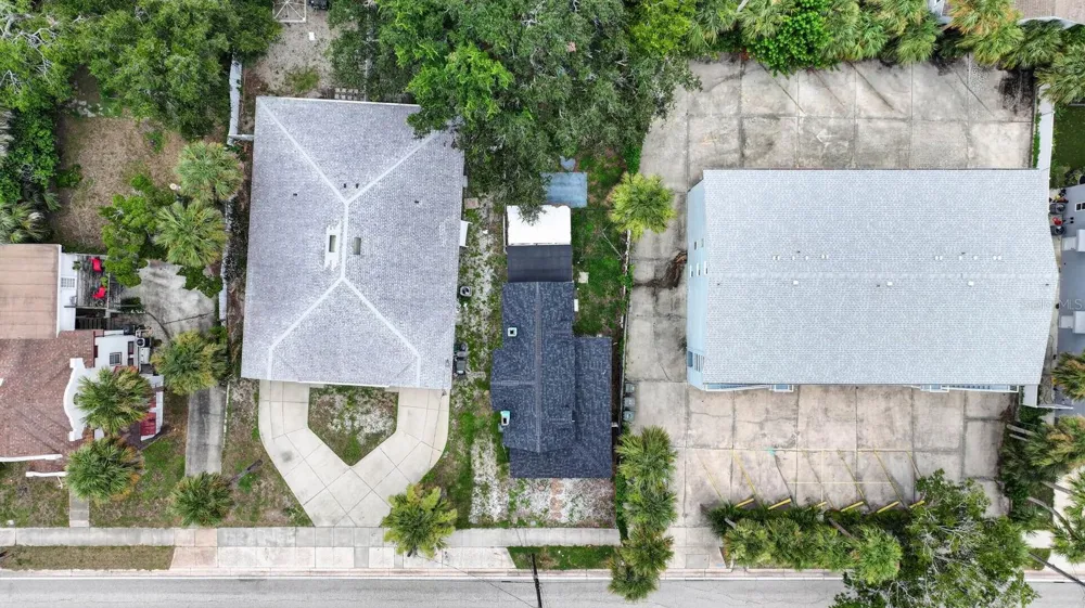 216 HALIFAX AVENUE Daytona Beach, FL 32118