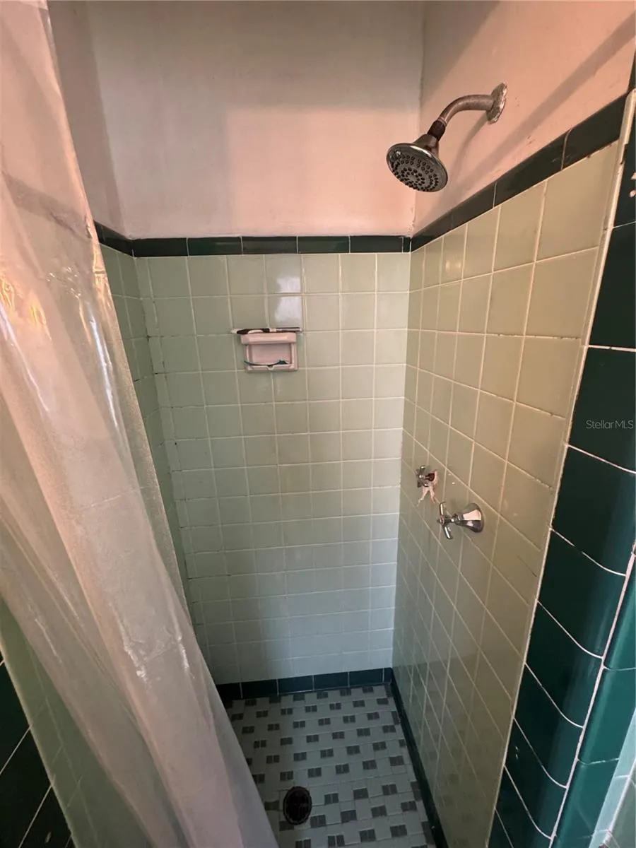 4603 HARVEY AVENUE Tampa, FL 33603