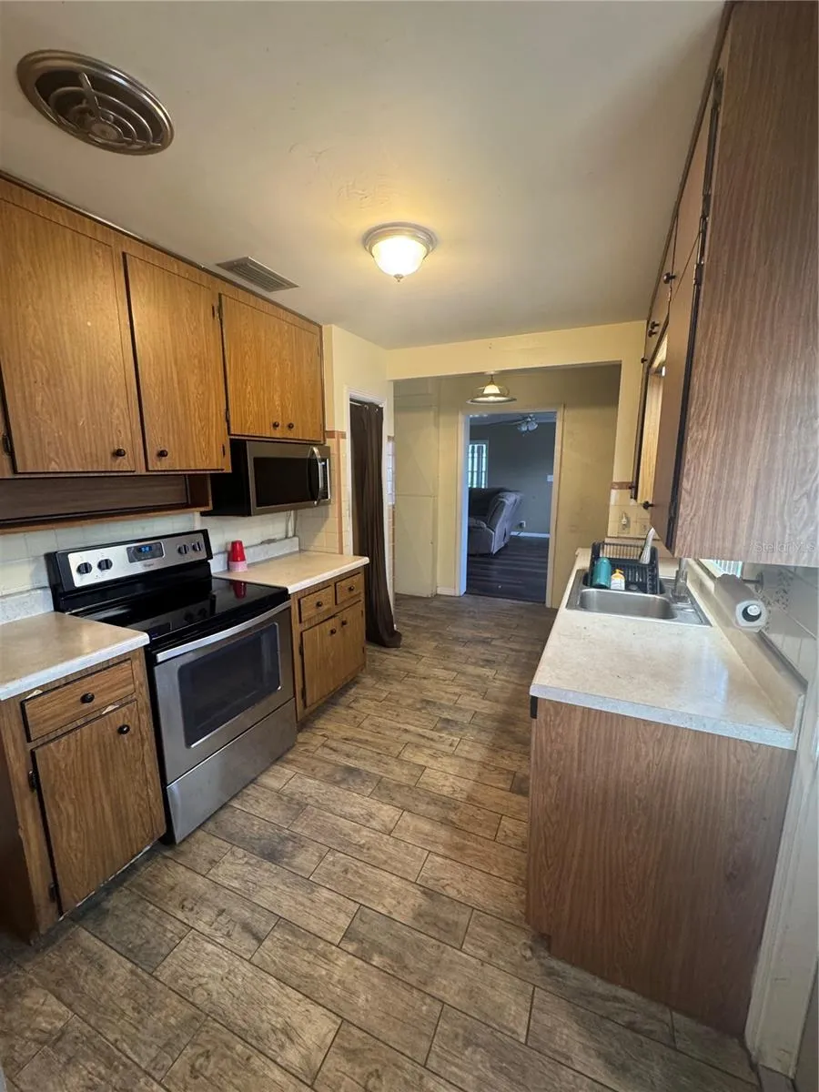 4603 HARVEY AVENUE Tampa, FL 33603