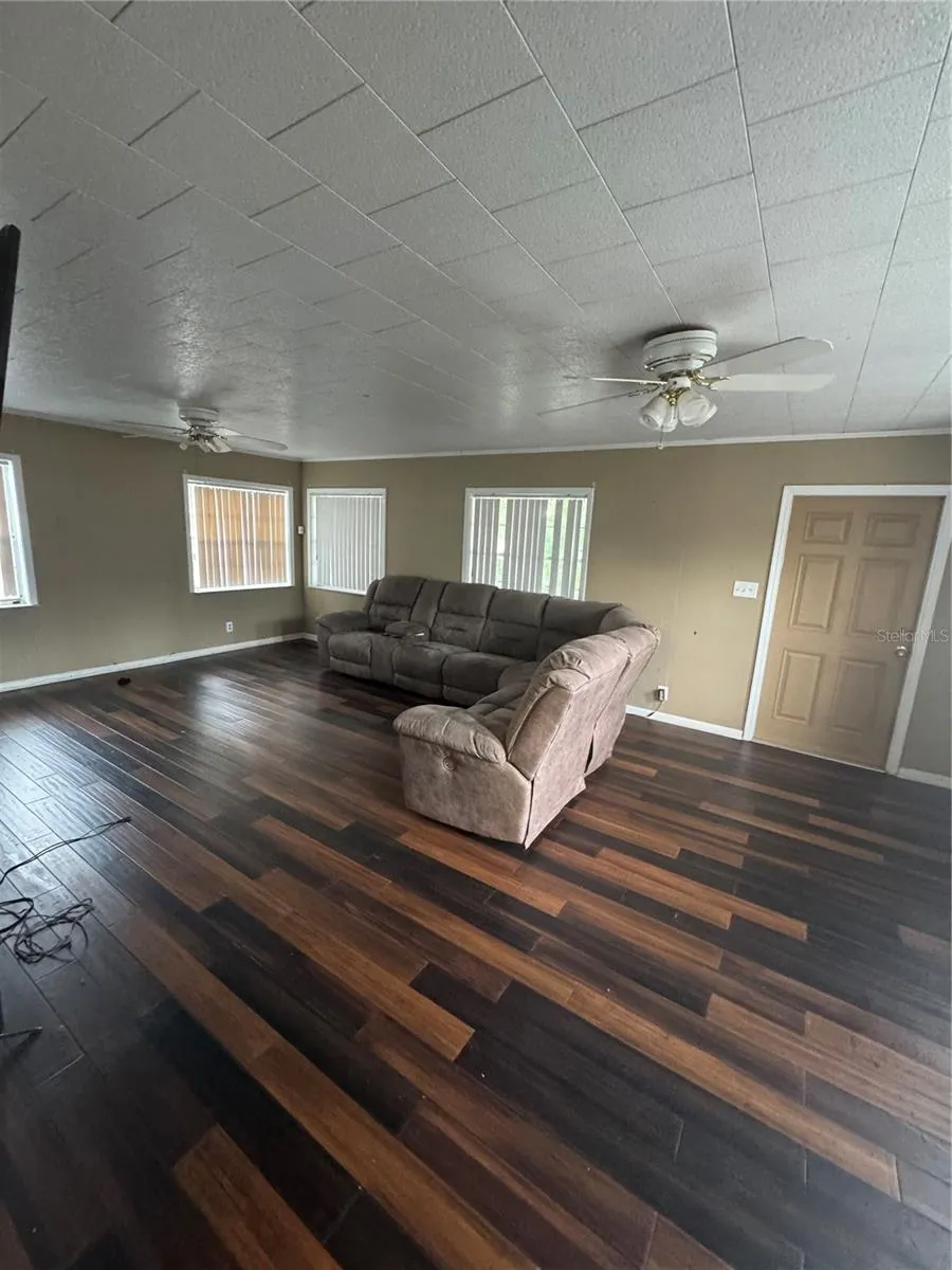 4603 HARVEY AVENUE Tampa, FL 33603