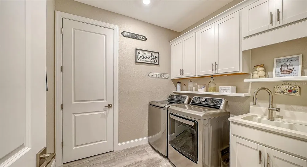 469 BANEBERRY COURT Nokomis, FL 34275