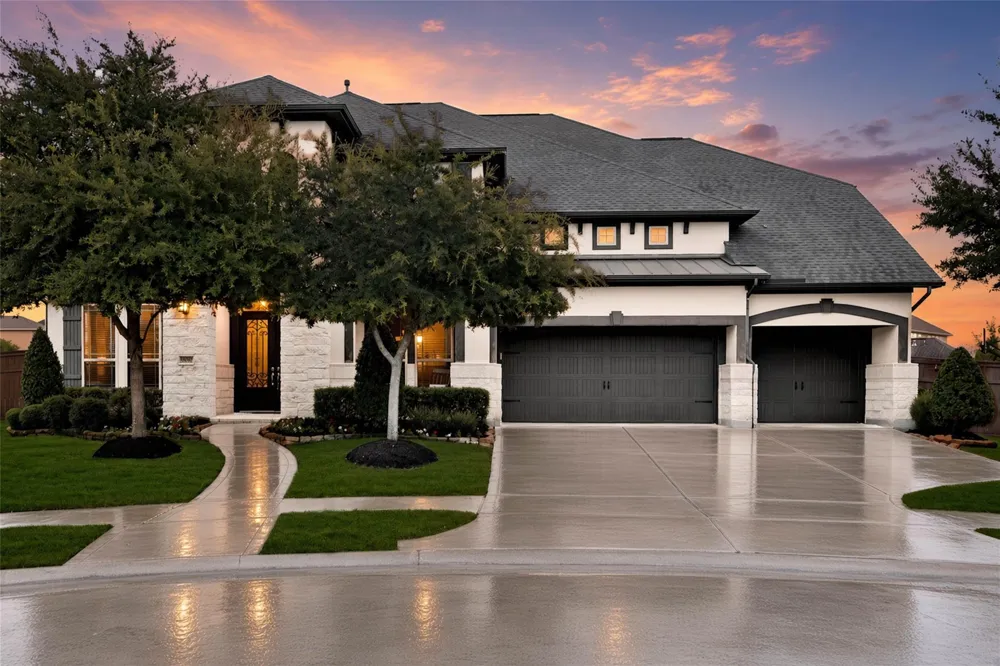 28002 Kendalia Cloud Court Fulshear, TX 77441