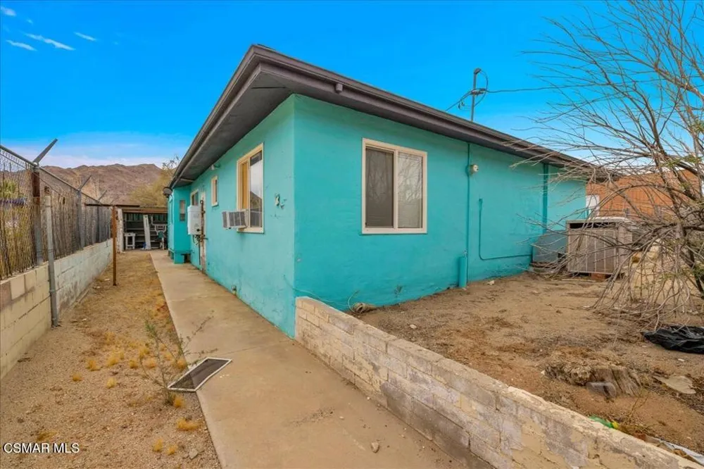 6877 Pine Avenue 29 Palms, CA 92277