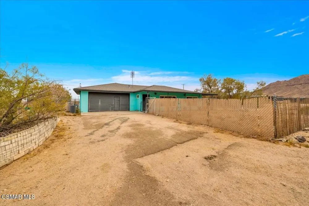 6877 Pine Avenue 29 Palms, CA 92277