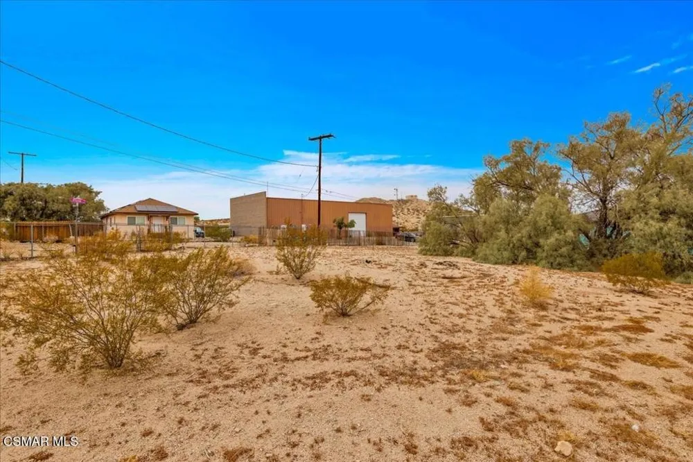 6877 Pine Avenue 29 Palms, CA 92277