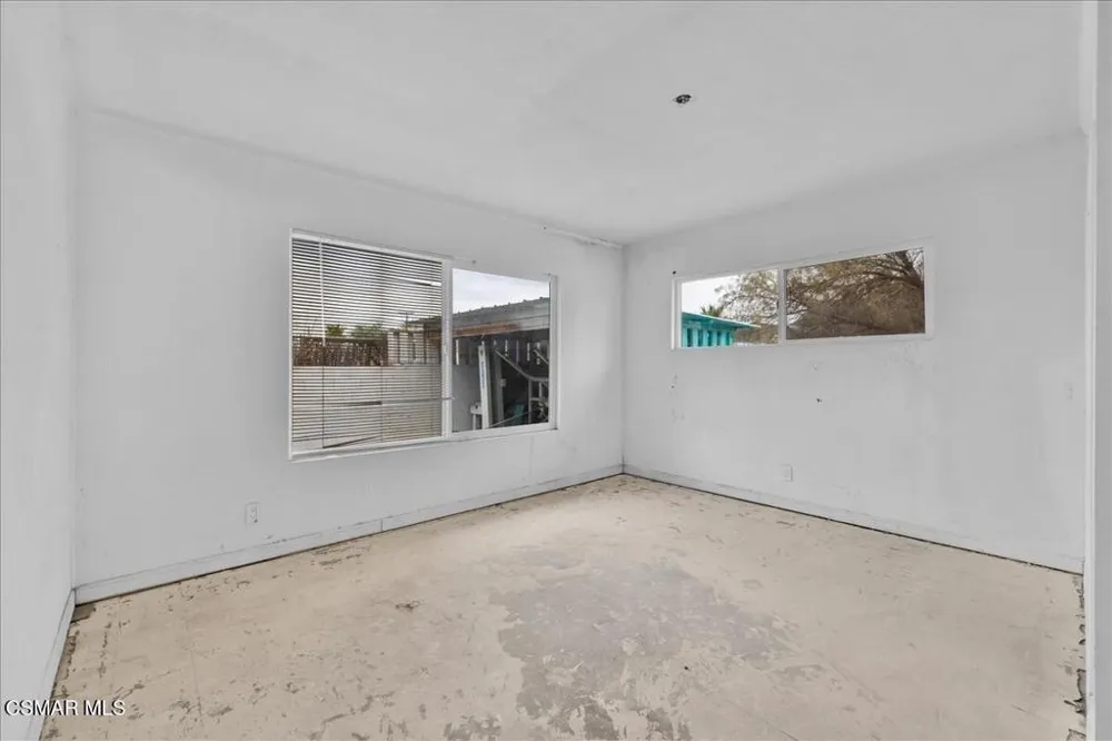 6877 Pine Avenue 29 Palms, CA 92277