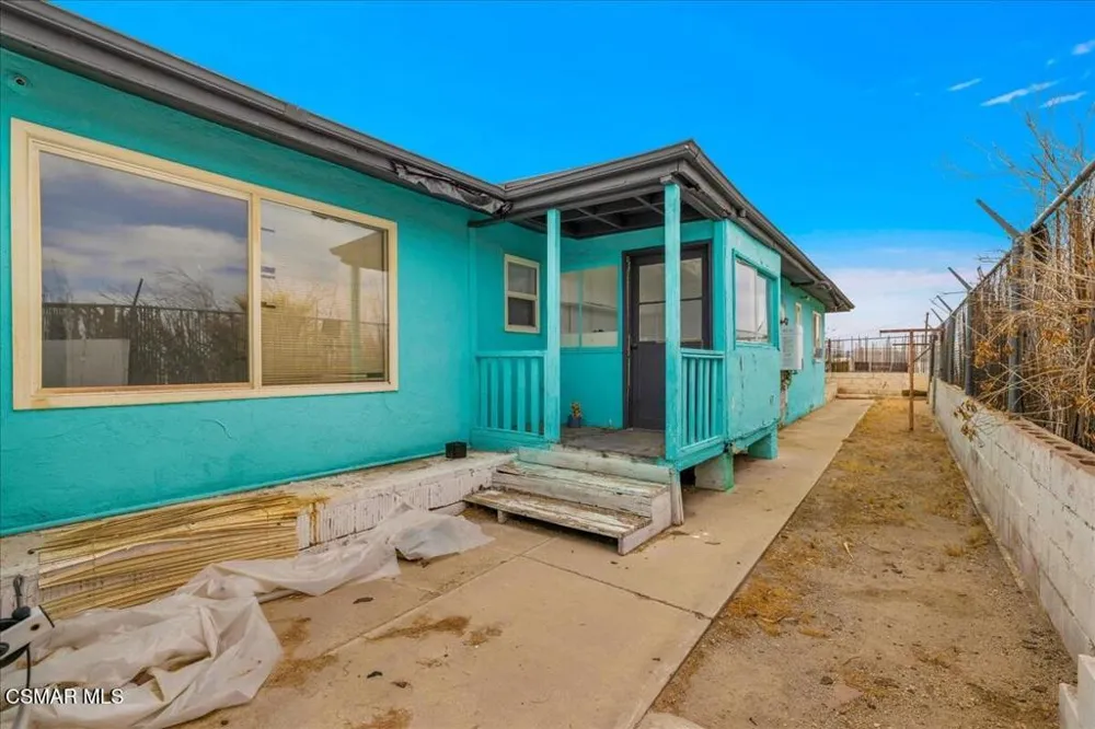 6877 Pine Avenue 29 Palms, CA 92277