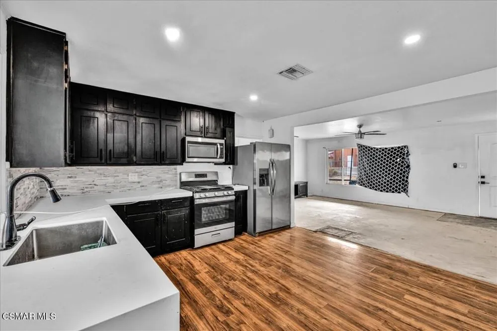 6877 Pine Avenue 29 Palms, CA 92277