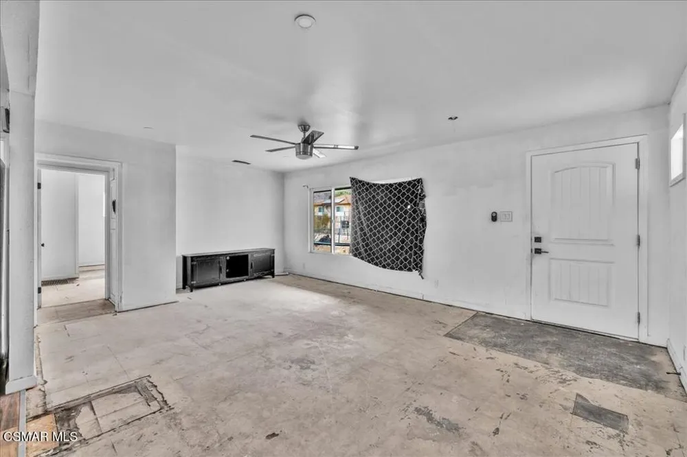 6877 Pine Avenue 29 Palms, CA 92277