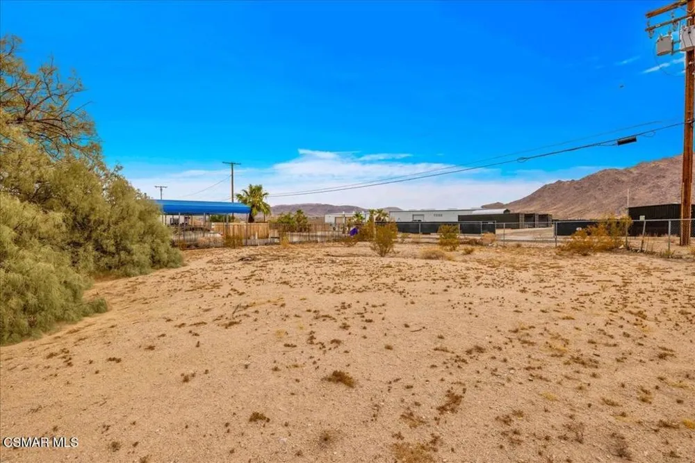 6877 Pine Avenue 29 Palms, CA 92277