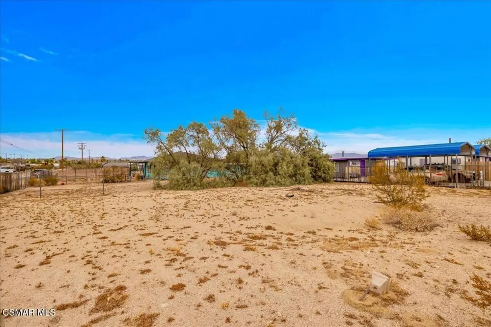 6877 Pine Avenue 29 Palms, CA 92277