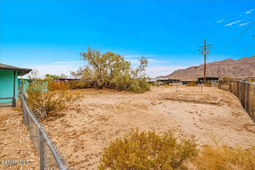 6877 Pine Avenue 29 Palms, CA 92277