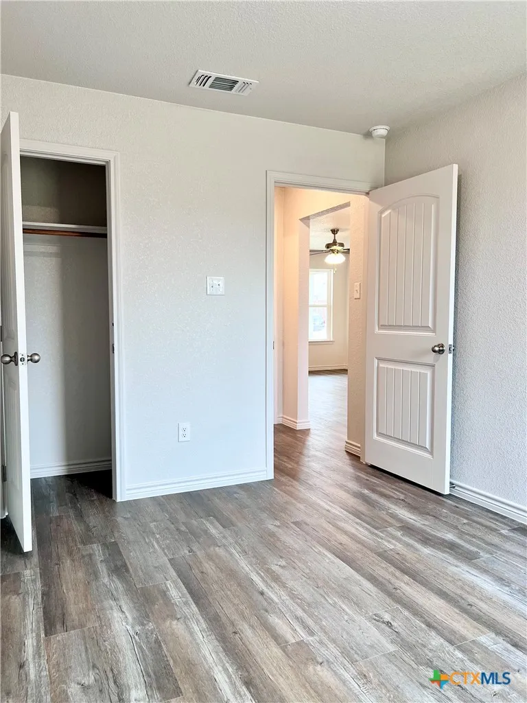 222 Dolphin Drive Temple, TX 76501