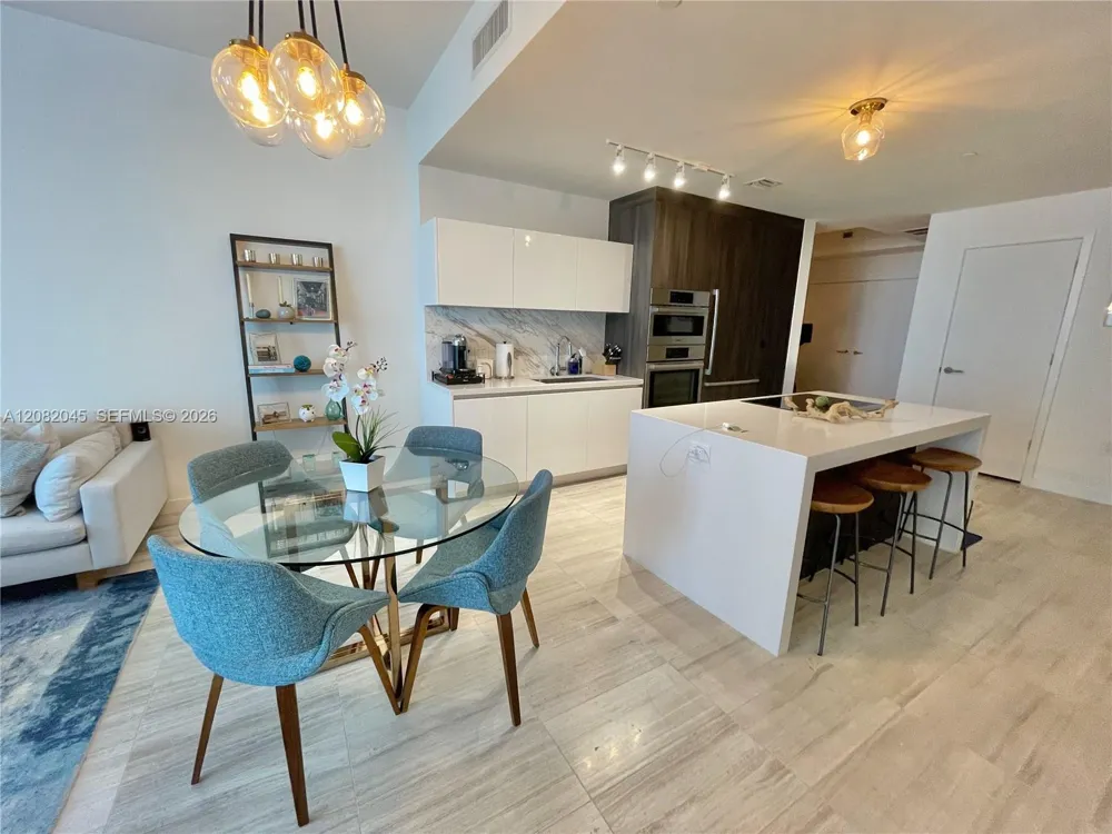 851 NE 1st Ave #2605 Miami, FL 33132