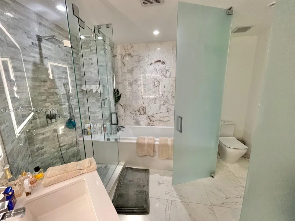 851 NE 1st Ave #2605 Miami, FL 33132
