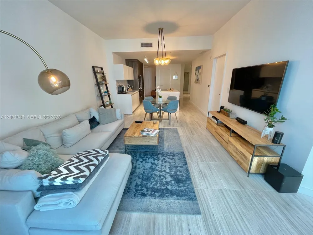 851 NE 1st Ave #2605 Miami, FL 33132