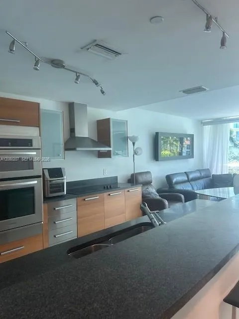 2950 NE 188th St #247 Aventura, FL 33180
