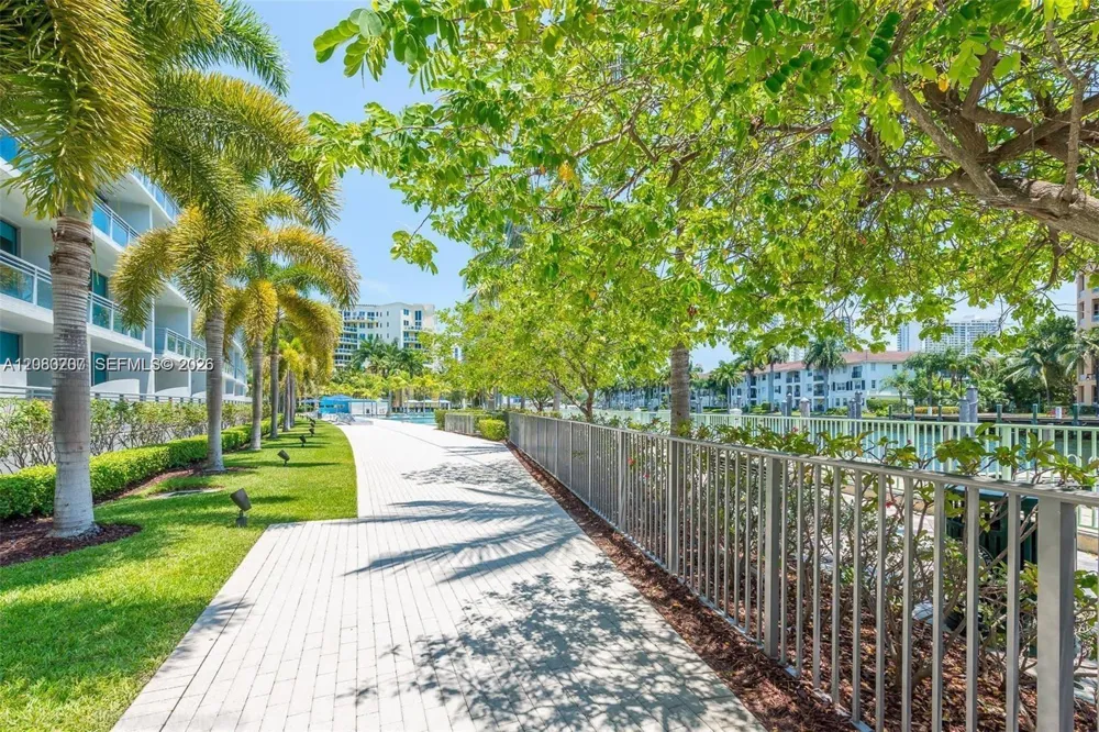 2950 NE 188th St #247 Aventura, FL 33180