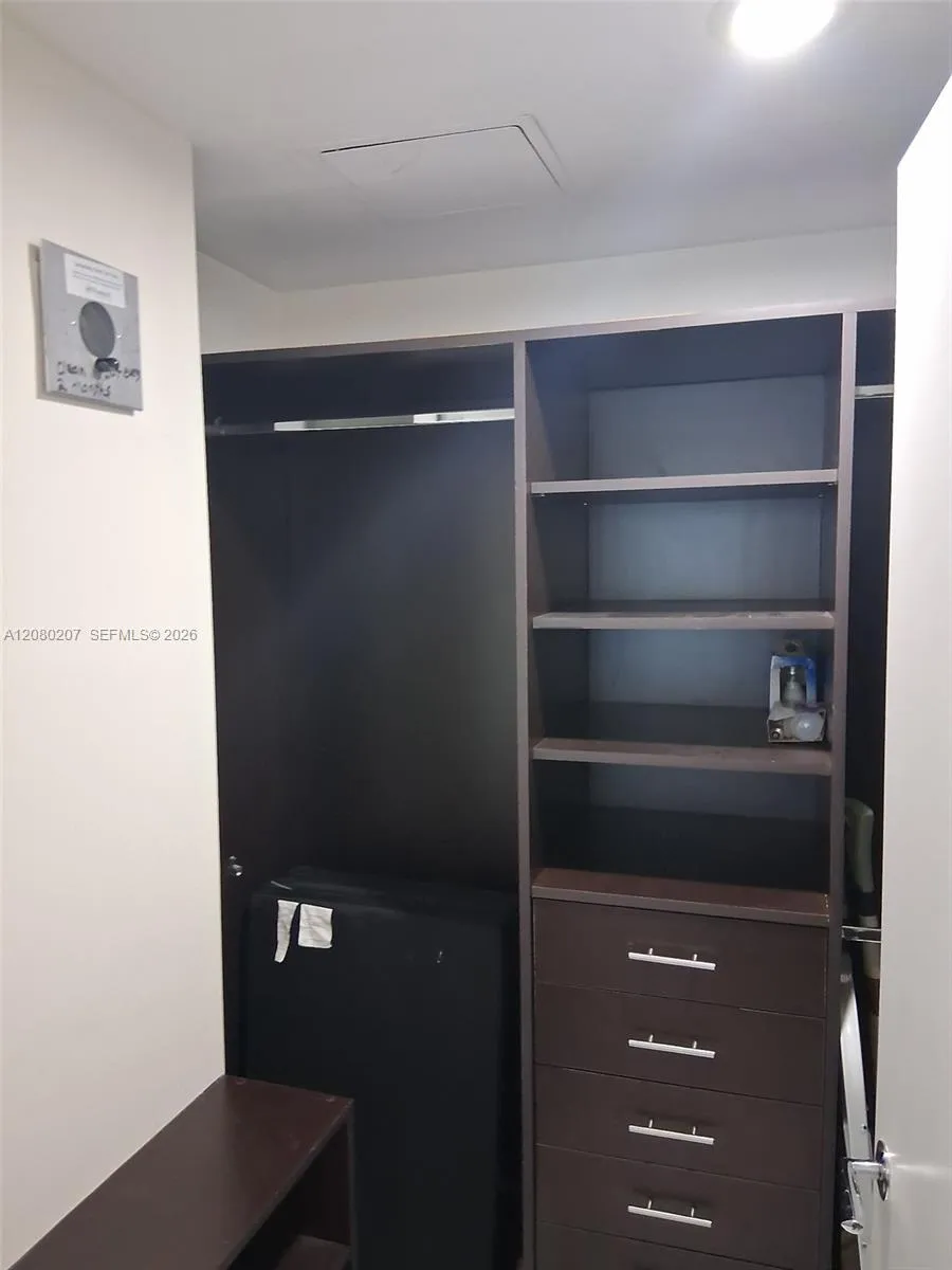 2950 NE 188th St #247 Aventura, FL 33180
