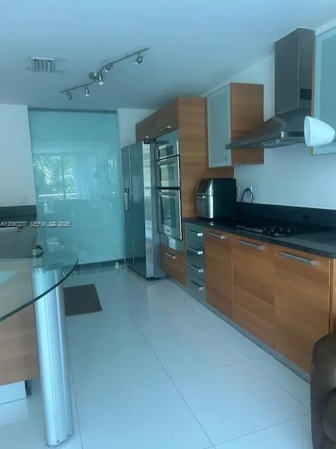 2950 NE 188th St #247 Aventura, FL 33180