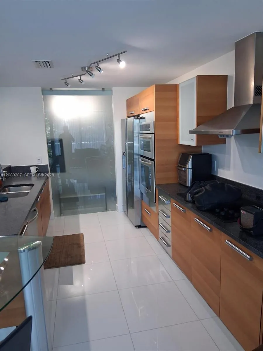 2950 NE 188th St #247 Aventura, FL 33180