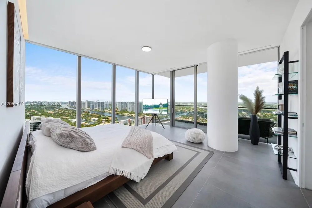 2000 S Ocean Dr #31B Hallandale Beach, FL 33009