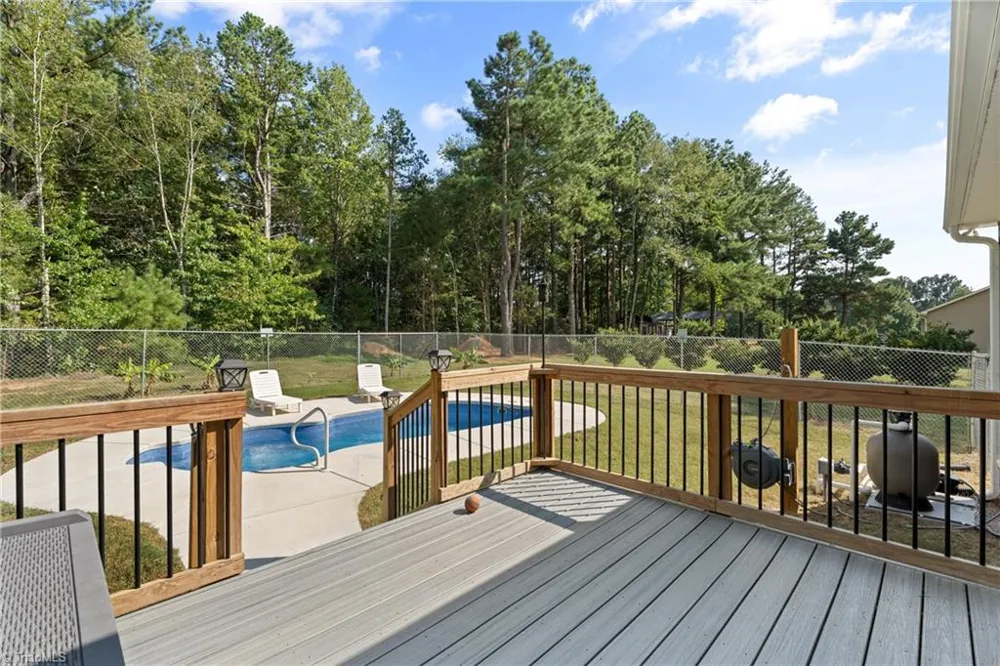 6131 Old Salisbury Road Linwood, NC 27299