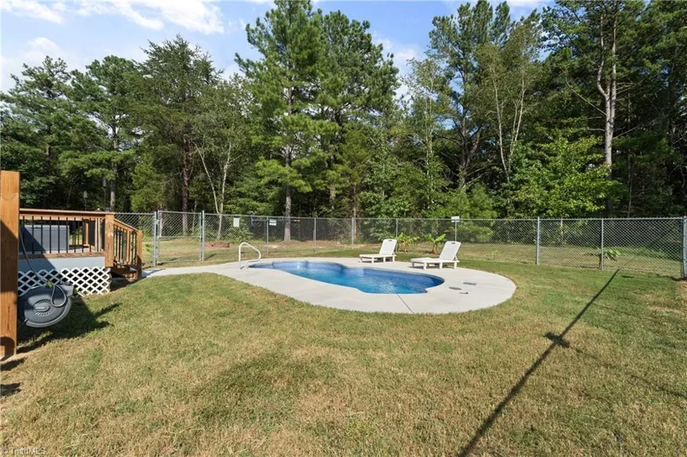 6131 Old Salisbury Road Linwood, NC 27299