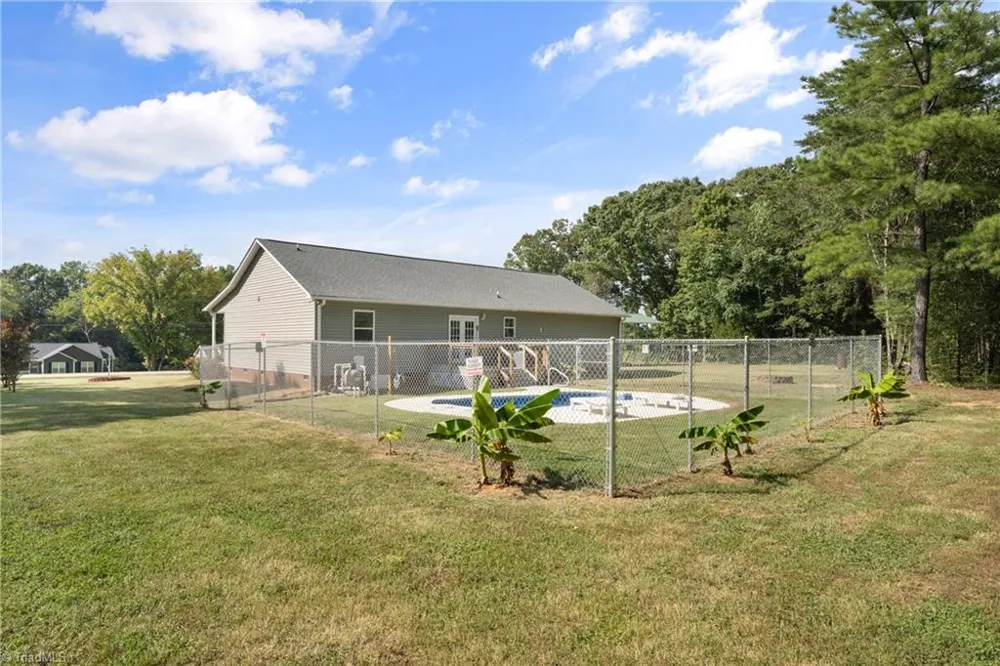 6131 Old Salisbury Road Linwood, NC 27299