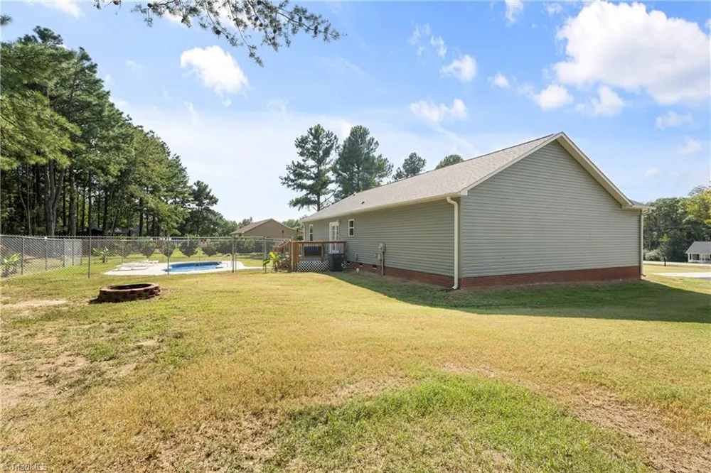 6131 Old Salisbury Road Linwood, NC 27299
