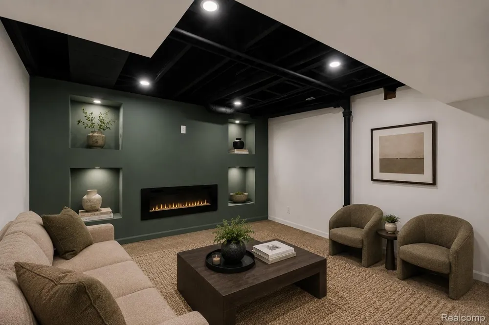21661 Whitmore Street Oak Park City, MI 48237