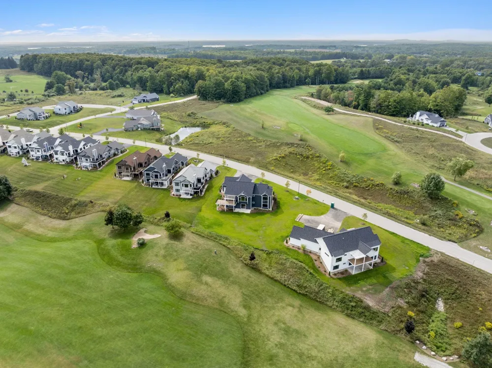 2844 W Crown Drive Garfield Charter Township, MI 49685