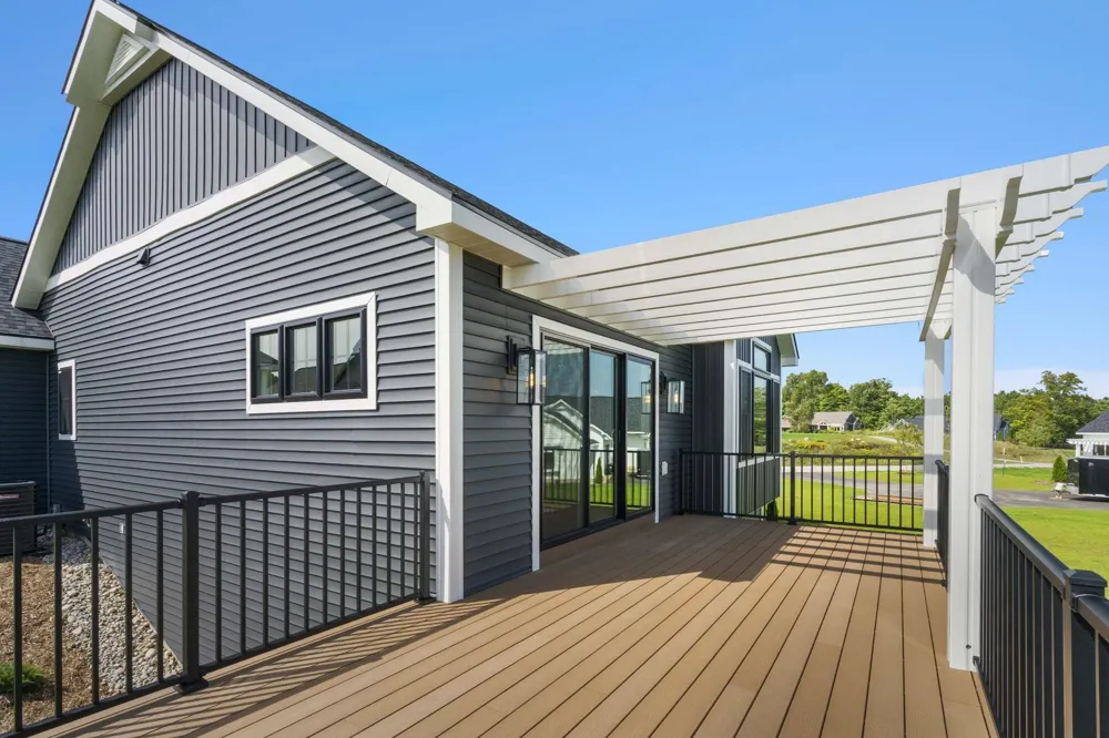 2844 W Crown Drive Garfield Charter Township, MI 49685