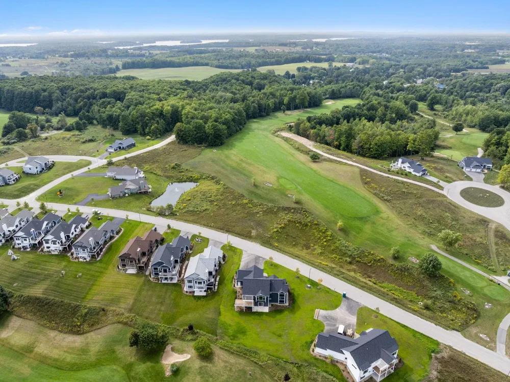 2844 W Crown Drive Garfield Charter Township, MI 49685