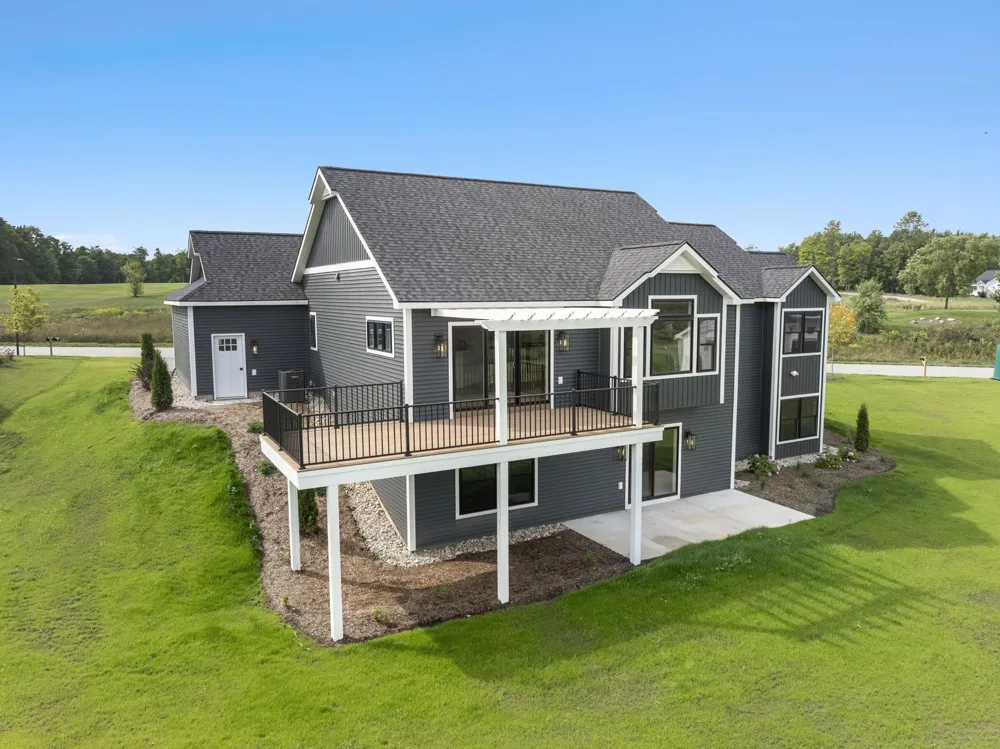 2844 W Crown Drive Garfield Charter Township, MI 49685
