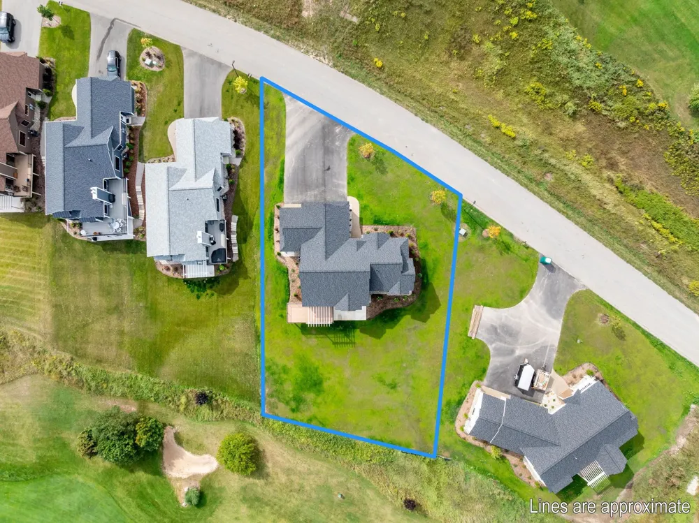 2844 W Crown Drive Garfield Charter Township, MI 49685