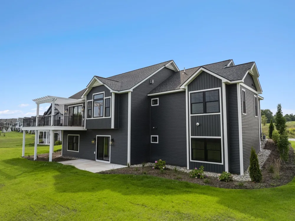 2844 W Crown Drive Garfield Charter Township, MI 49685
