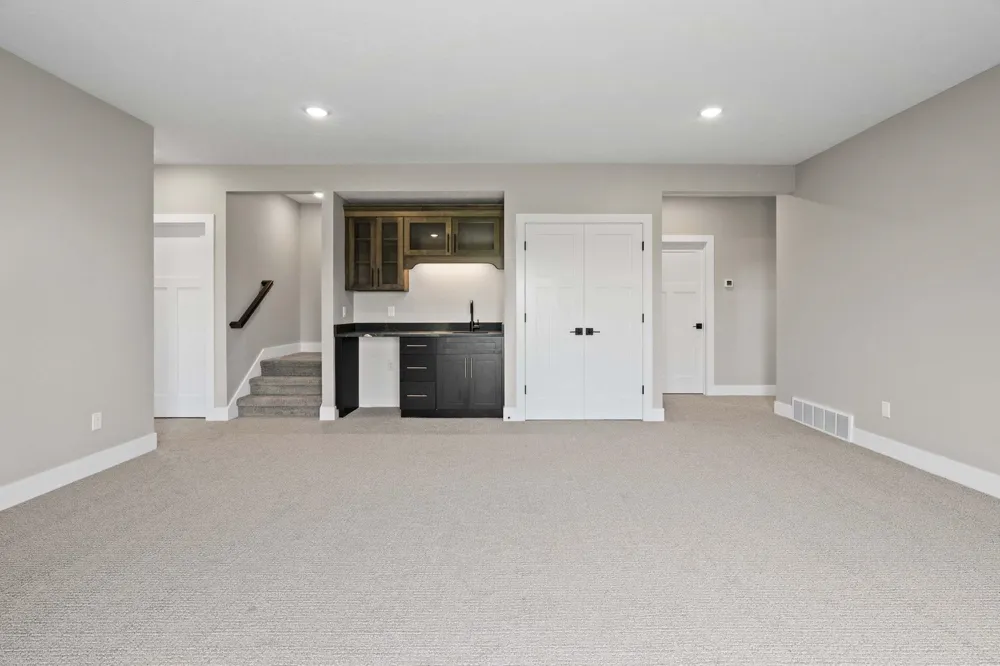 2844 W Crown Drive Garfield Charter Township, MI 49685