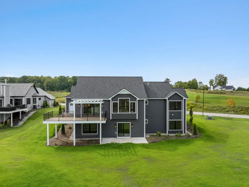 2844 W Crown Drive Garfield Charter Township, MI 49685