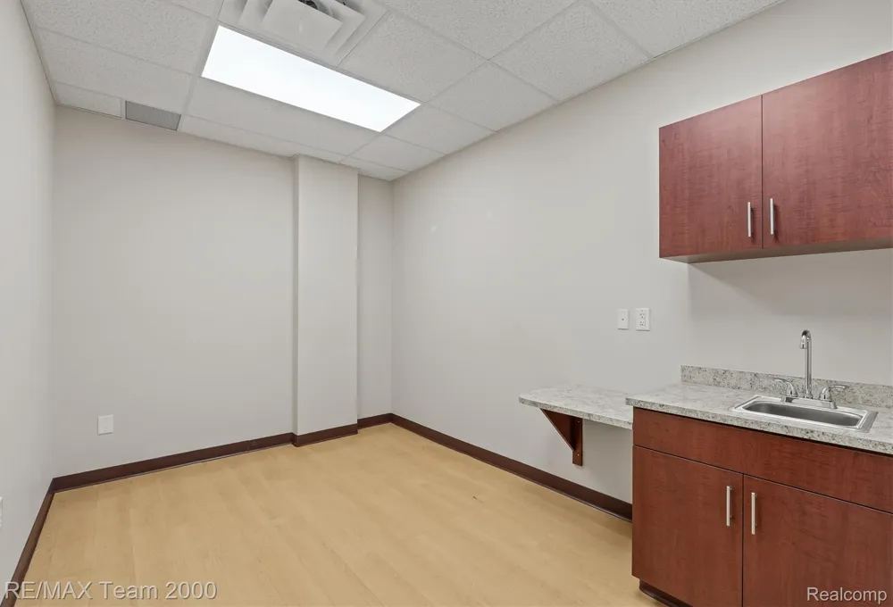 13530 Michigan Avenue #242 Dearborn City, MI 48126