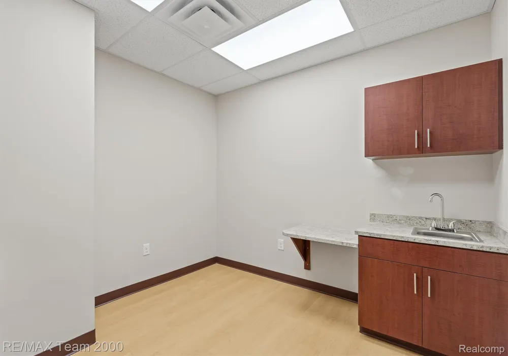 13530 Michigan Avenue #242 Dearborn City, MI 48126